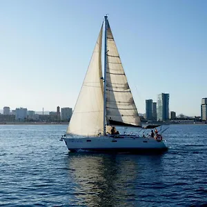 Bateau-hôtel Velero En Port Forum Sail Boat, Barcelone