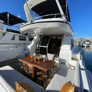 Bateau-hôtel Yate Stv, Barcelone